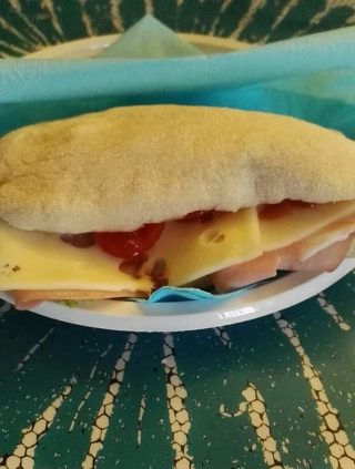 PANE ARABO CON ESUBERO DI PASTA MADRE