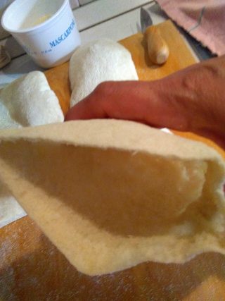 PANE ARABO CON ESUBERO DI PASTA MADRE