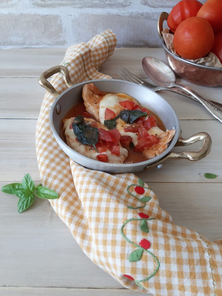 PETTO DI POLLO ALLA CAPRESE