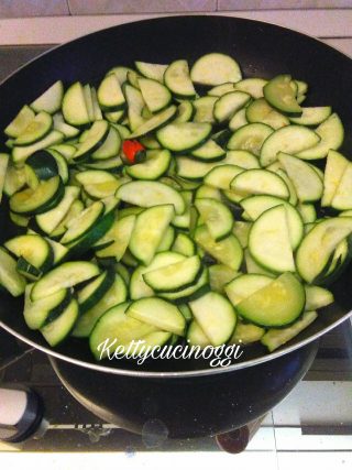 ZUCCHINE ALLA SCAPECE PICCANTI