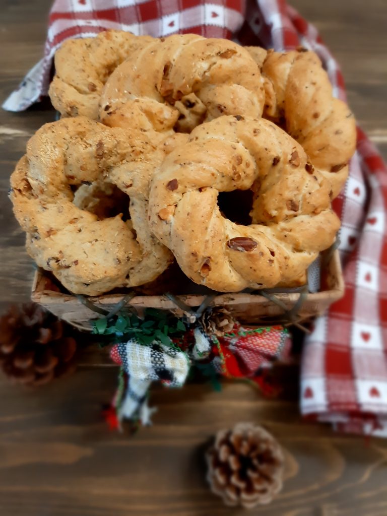 TARALLI NAPOLETANI 'NZOGNA E PEPE