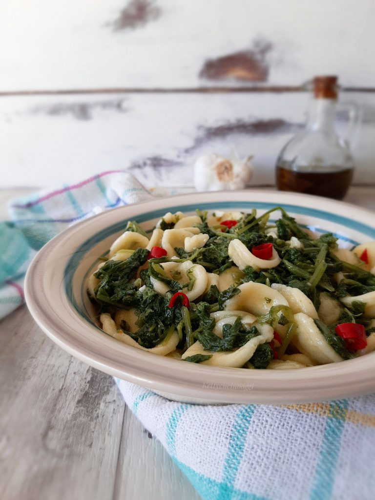 ORECCHIETTE CON LA CIMA DI RAPA