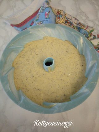 Bundt cake con mele mandorle e miele.