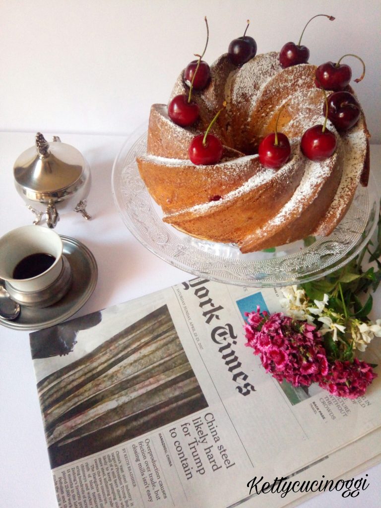 BUNDT CAKE ALLO YOGURT E CILIEGE