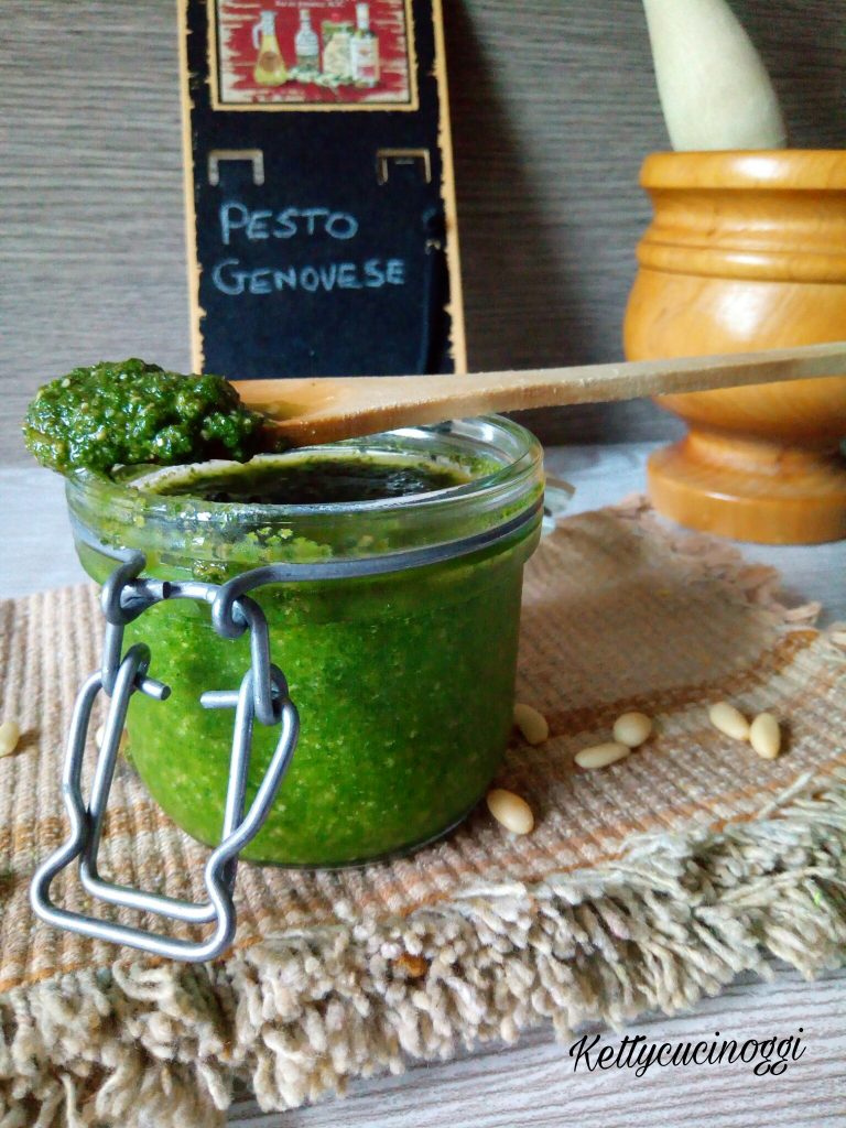 Pesto di basilico alla genovese