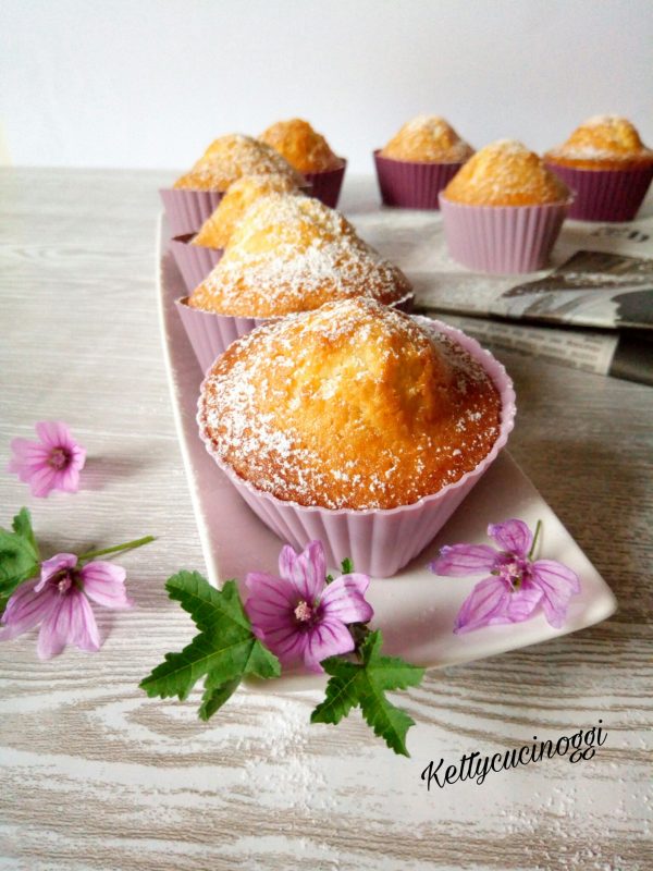 Ecco qui i nostri deliziosi <i><b>Muffin cocco e cioccolato fondente</b></i> una volta pronti, lasciamo raffreddare qualche minuto e poi una spolverata di zucchero a velo e, sono pronti per essere mangiati.