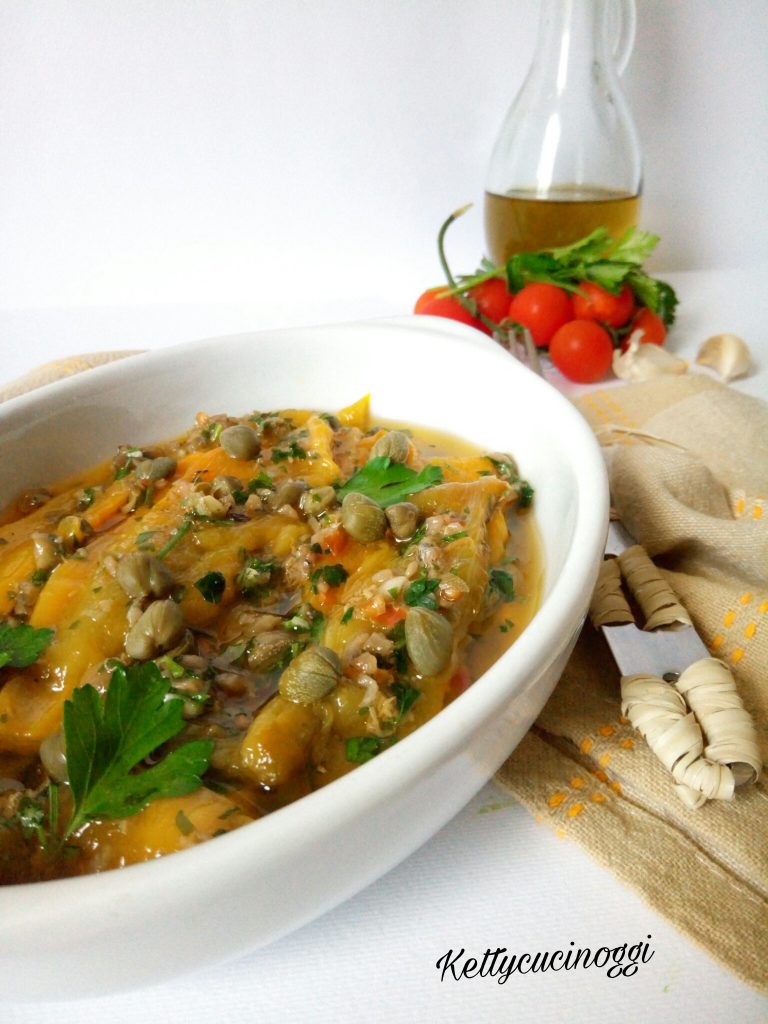Filetti di peperoni grigliati in insalata