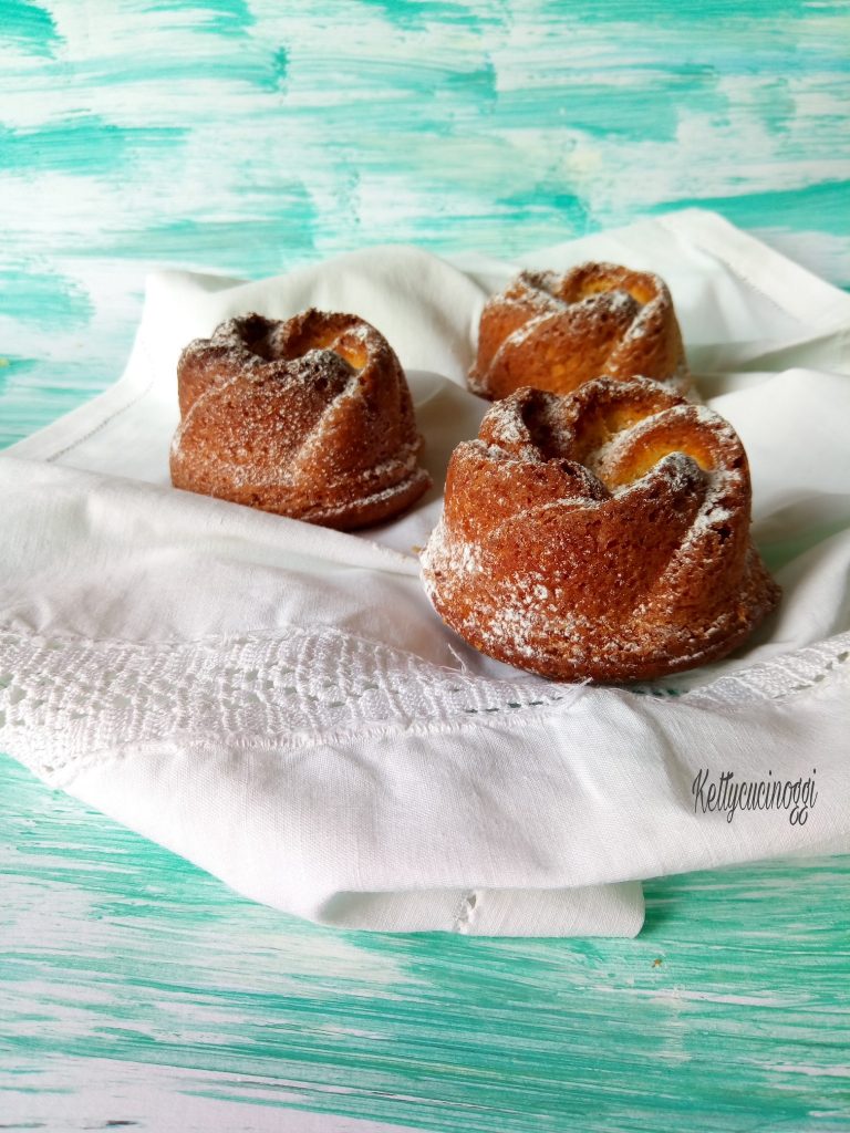Mini bundt cake limone e pistacchio