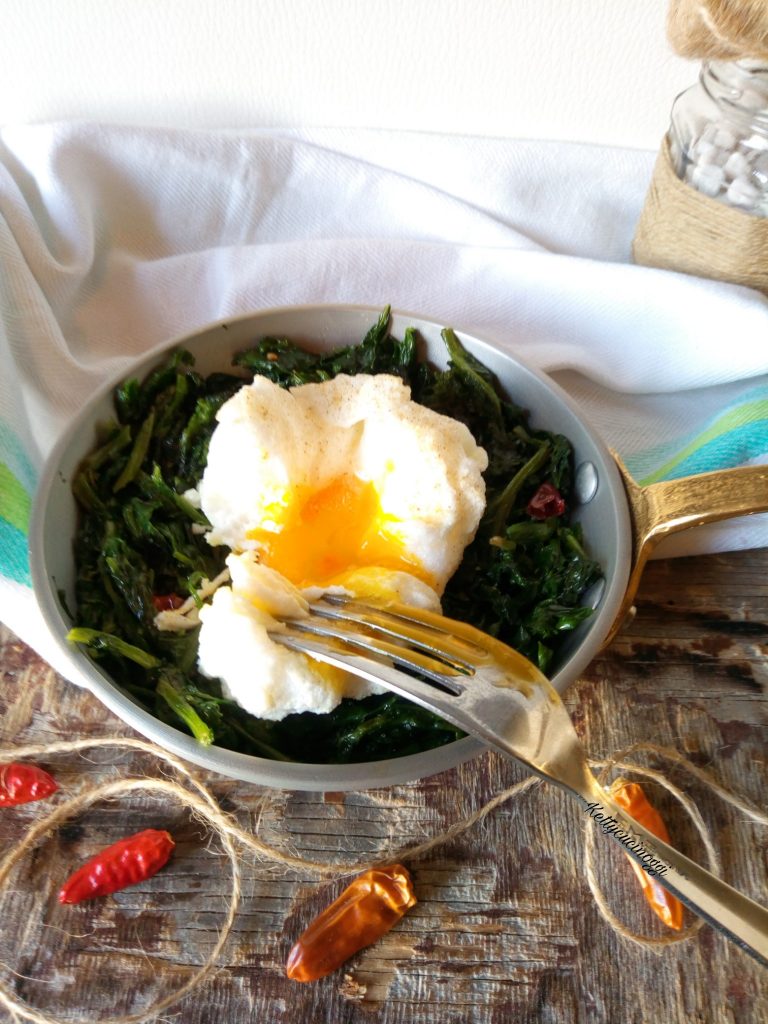 Cima di rapa con uovo al forno