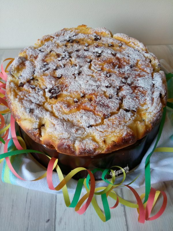 Spolveriamo con zucchero a velo e il nostro <i><b>Migliaccio napoletano dolce di carnevale</b></i> è pronto da essere gustato in tutta la sua delicatezza e bontà.