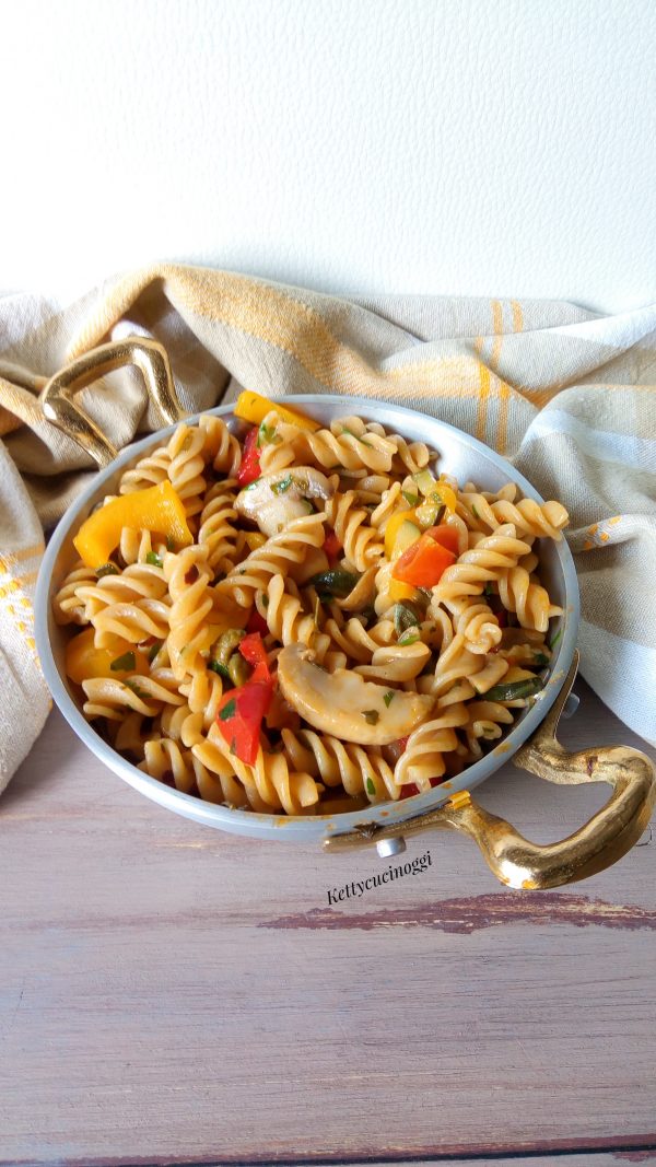 Ed ecco qui come si presenteranno i nostri <i><b> Fusilli integrali all’ortolana con ragù di verdure </b> fresche </b></i> ottimi da mangiare sia caldi che freddi.