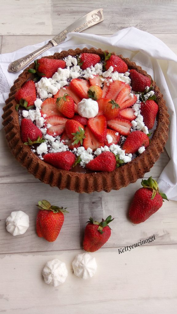 CROSTATA FURBA CIOCCOLATO E FRAGOLE