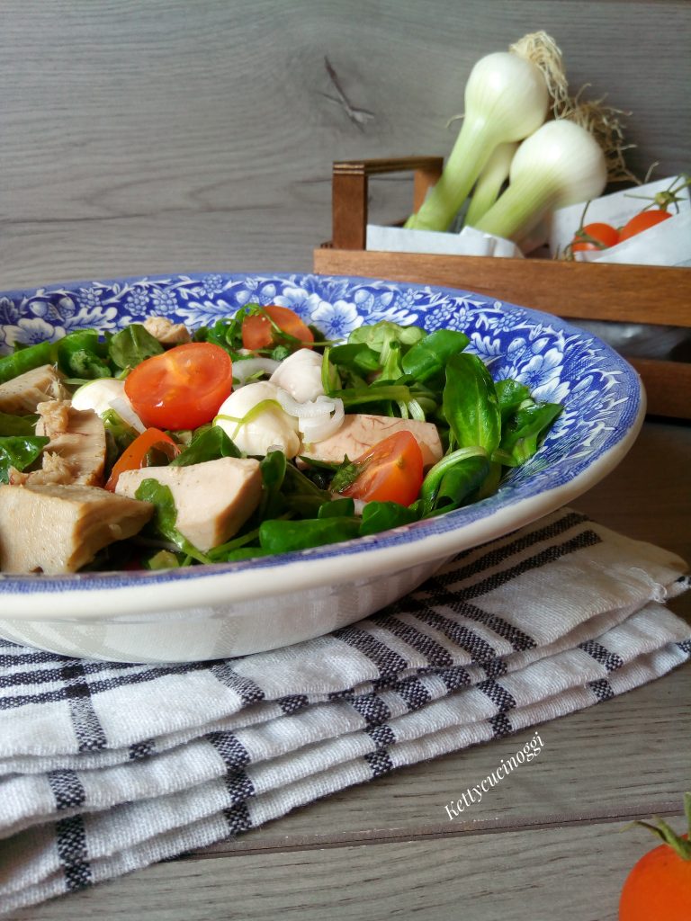 INSALATA DI TONNO FRESCO CON VINAIGRETTE DI CITRONETTE