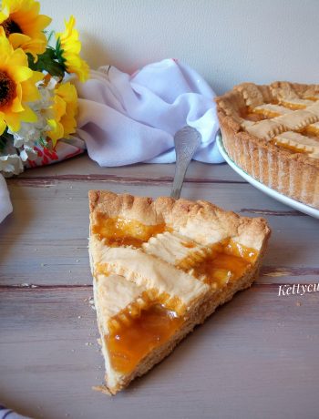 CROSTATA ALL'OLIO CON MARMELLATA DI ALBICOCCA