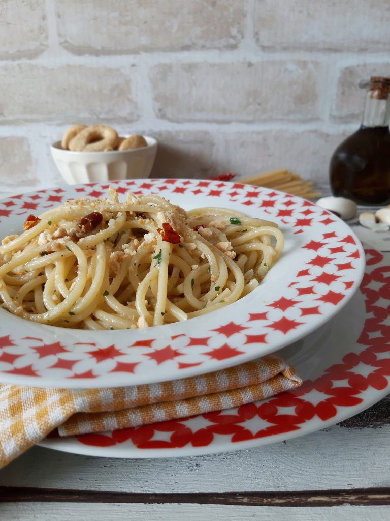 SPAGHETTI AGLIO OLIO PEPERONCINO AMMOLLICATI