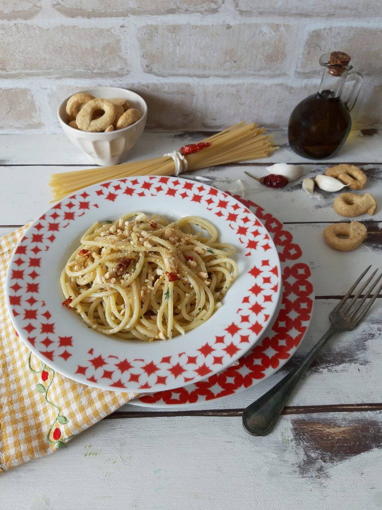 SPAGHETTI AGLIO OLIO PEPERONCINO AMMOLLICATI