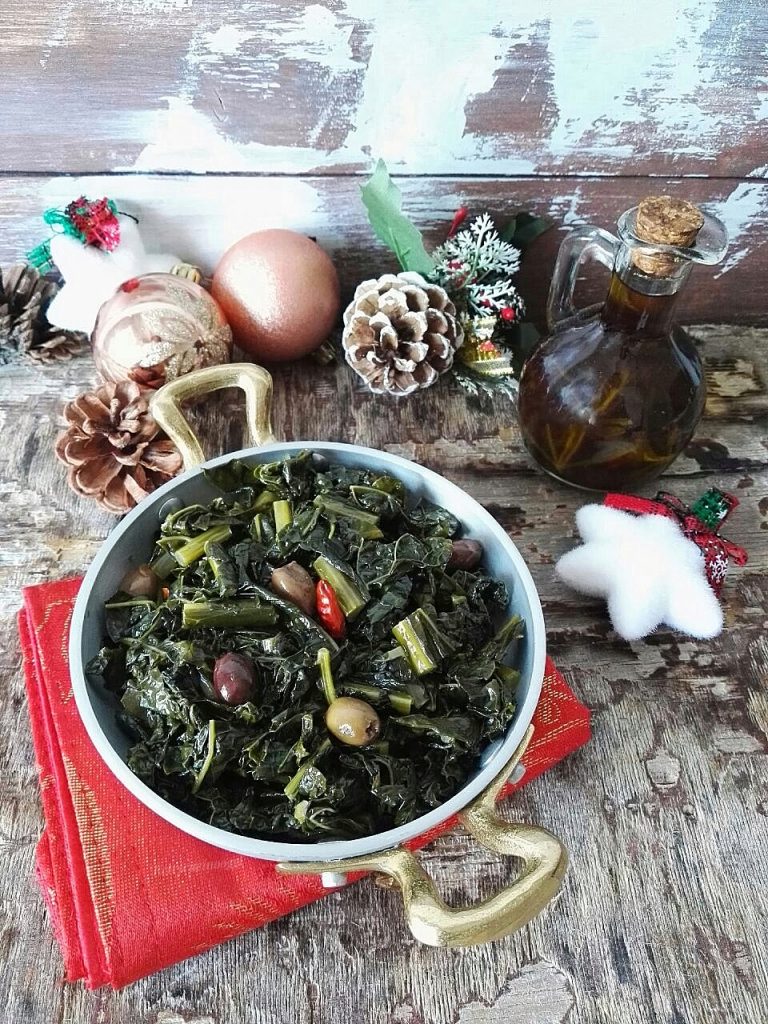 CAVOLO NERO CON ACCIUGHE E OLIVE