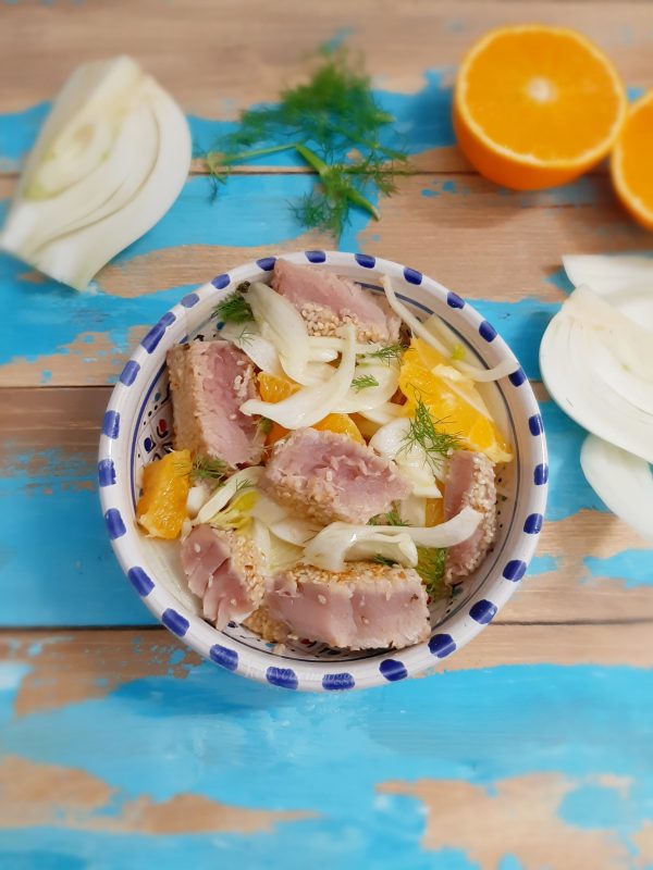 Ecco pronta la nostra fresca e colorata insalata da portare a tavola.