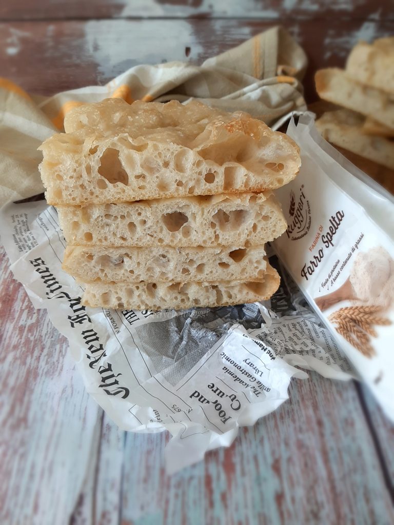 FOCACCIA SEMPLICE CON LICOLI