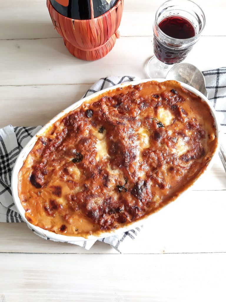 LASAGNA AL RAGU' DI CARNE E SALSICCIA