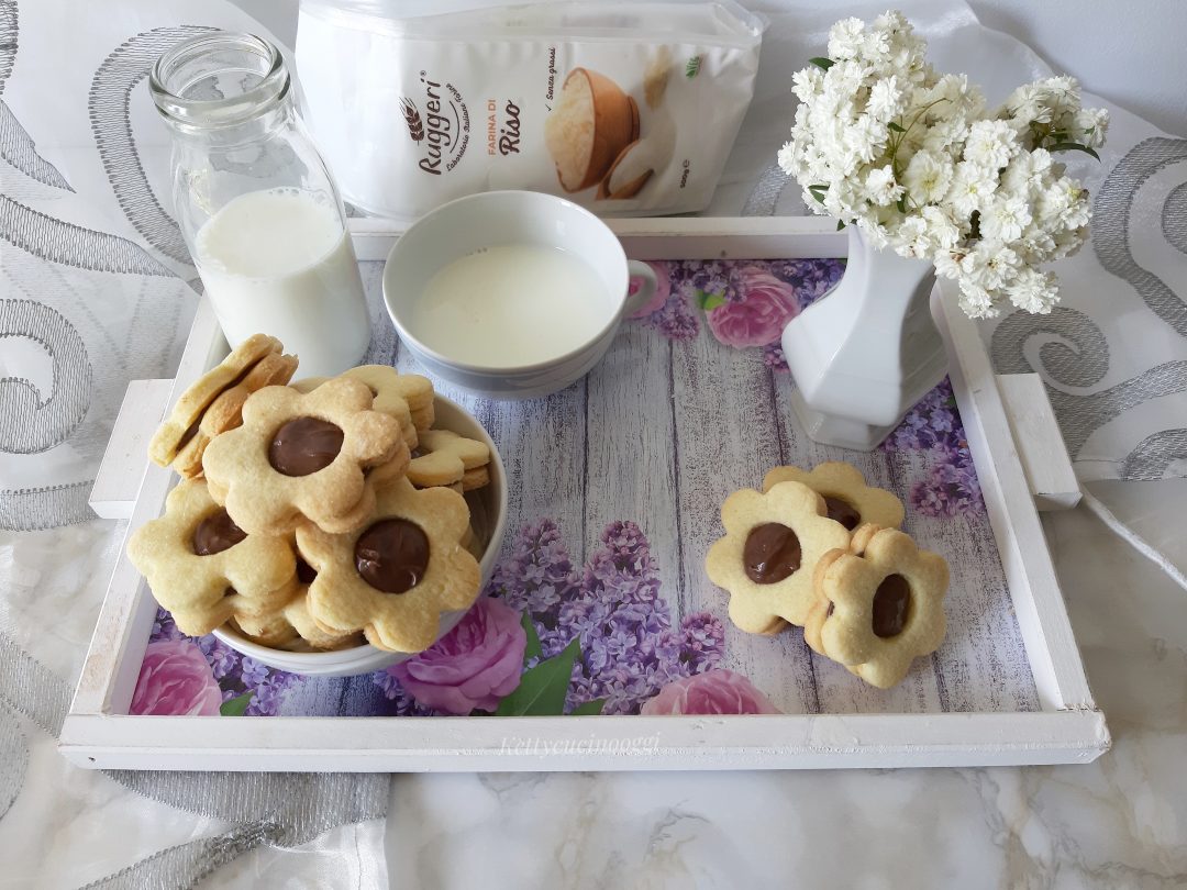 BISCOTTI DI RISO CON NUTELLA