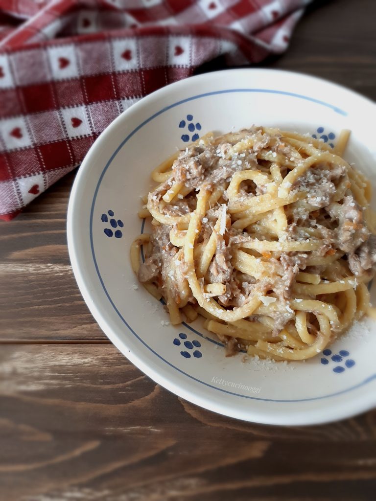 SUGO NAPOLETANO ALLA GENOVESE 