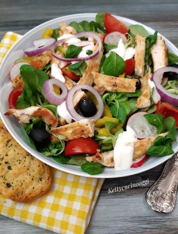 PETTO DI POLLO IN INSALATA ESTIVA