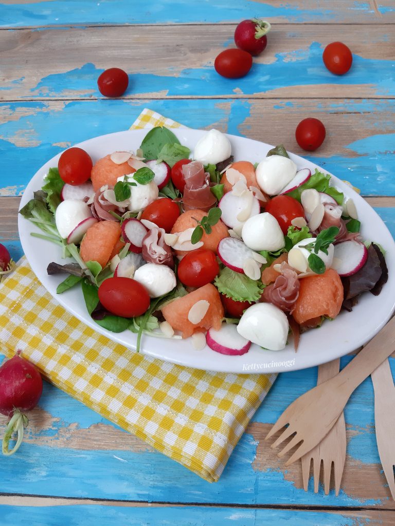 INSALATA MISTICANZA CON MELONE