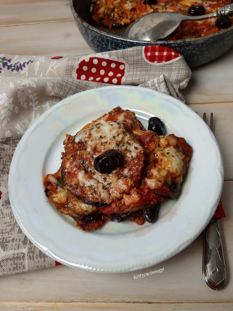 PIZZAIOLA DI MELANZANE GRIGLIATE 