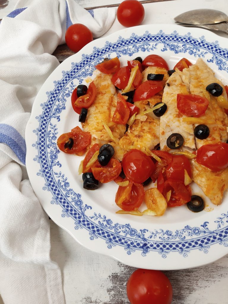 MERLUZZO CON OLIVE E POMODORINI