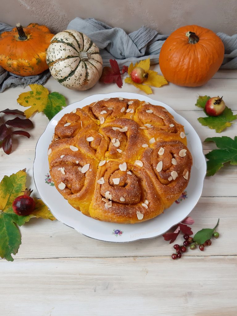 PANBRIOCHE ZUCCA E MANDORLE