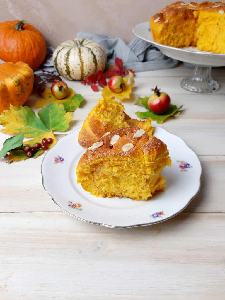 PANBRIOCHE ZUCCA E MANDORLE