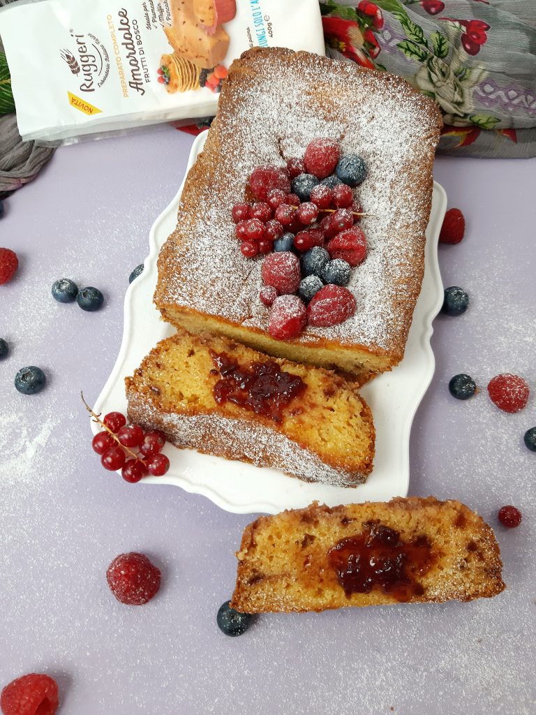 PLUMCAKE AI FRUTTI ROSSI E MARMELLATA