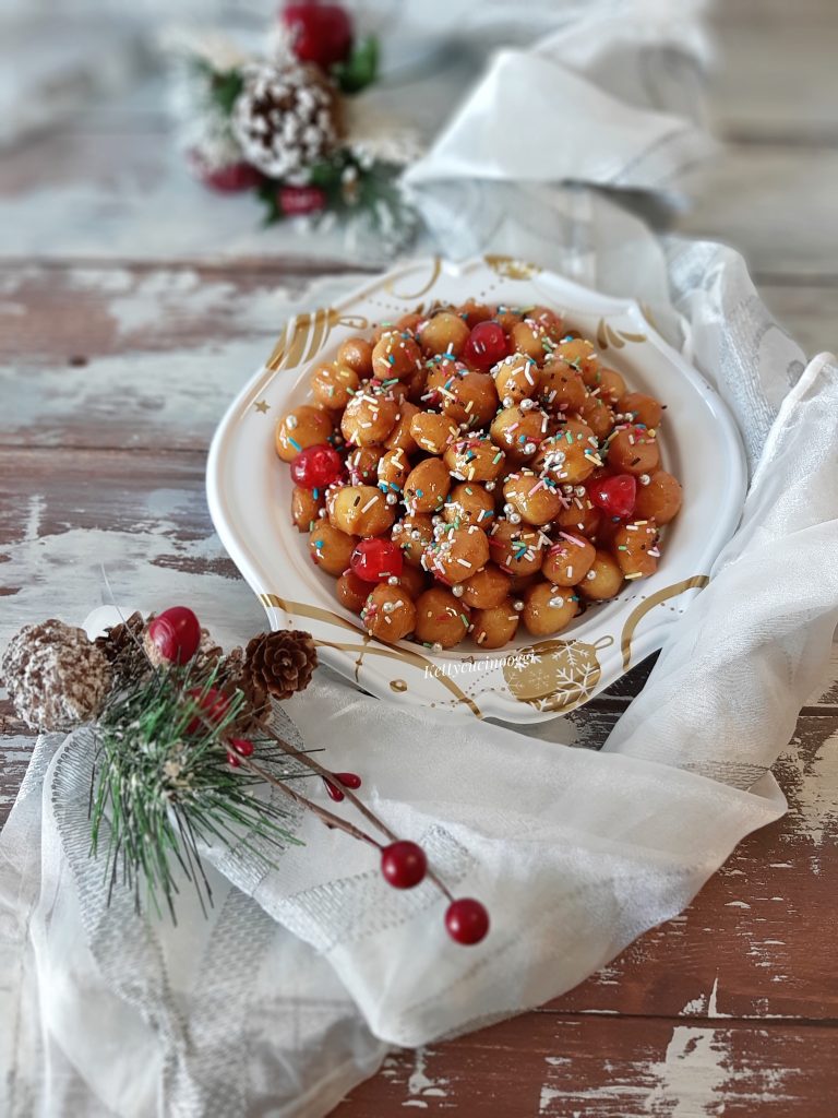 STRUFFOLI DOLCI DI NATALE