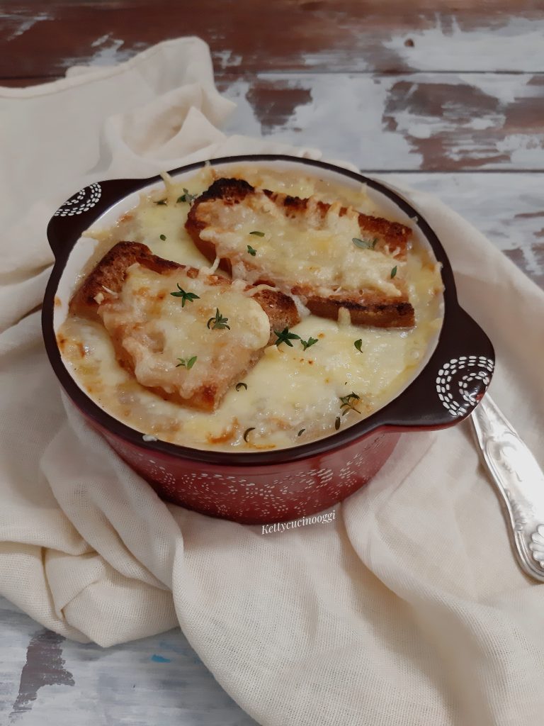 ZUPPA DI CIPOLLE FRANCESE 