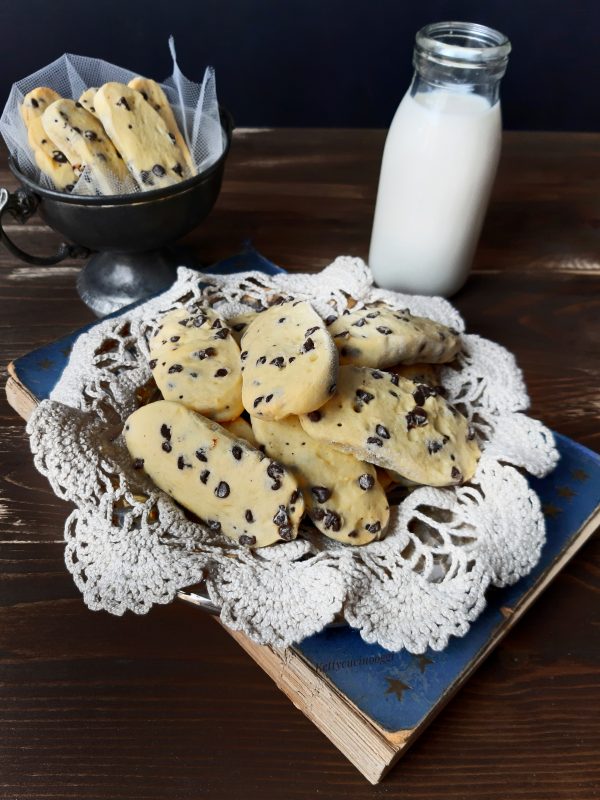 I nostri biscotti sono pronti, vi consiglio di lasciarli raffreddare prima di mangiarli.