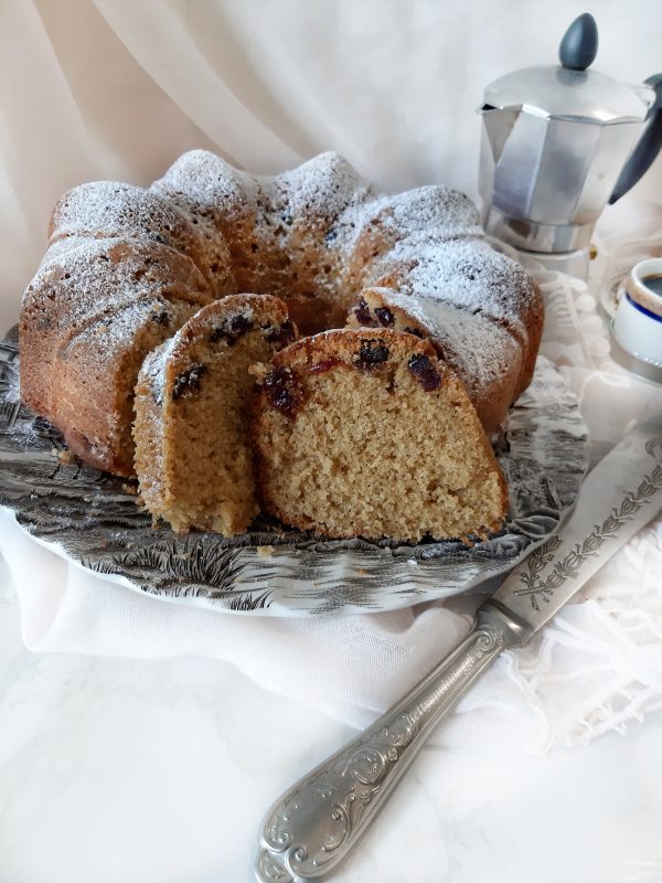 Spolveriamo con zucchero a velo la nostra colazione o merenda è pronta.