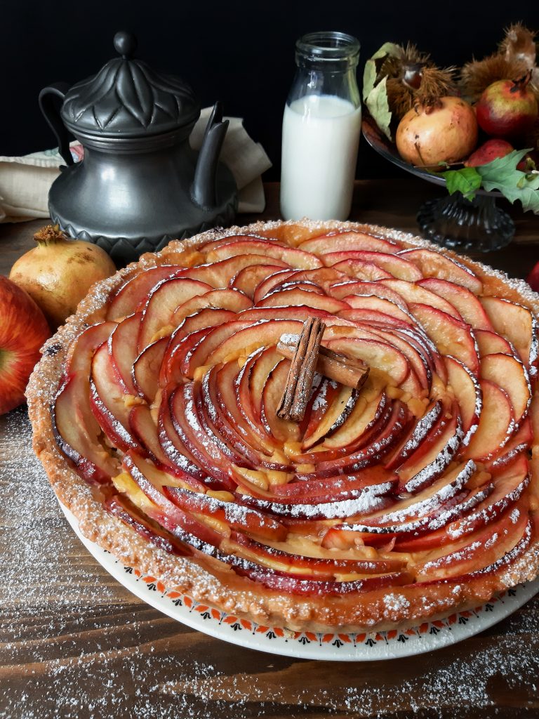 CROSTATA DI MELE E CREMA ALLA CANNELLA