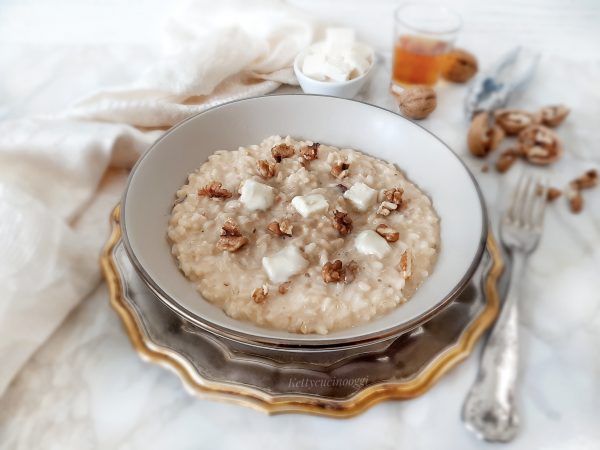 RISOTTO TALEGGIO E NOCI: LA RICETTA