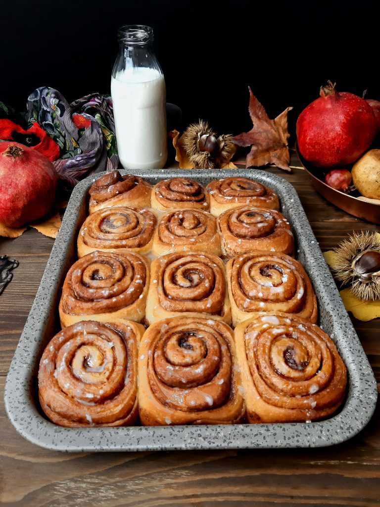 CINNAMON ROLL CON LICOLI