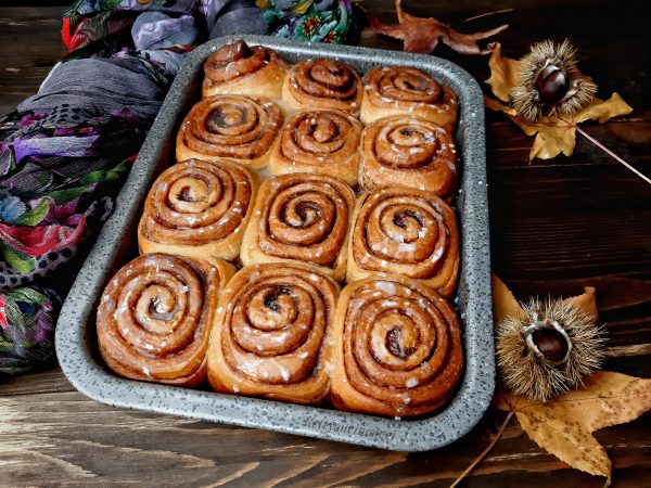CINNAMON ROLL CON LICOLI: LA RICETTA
