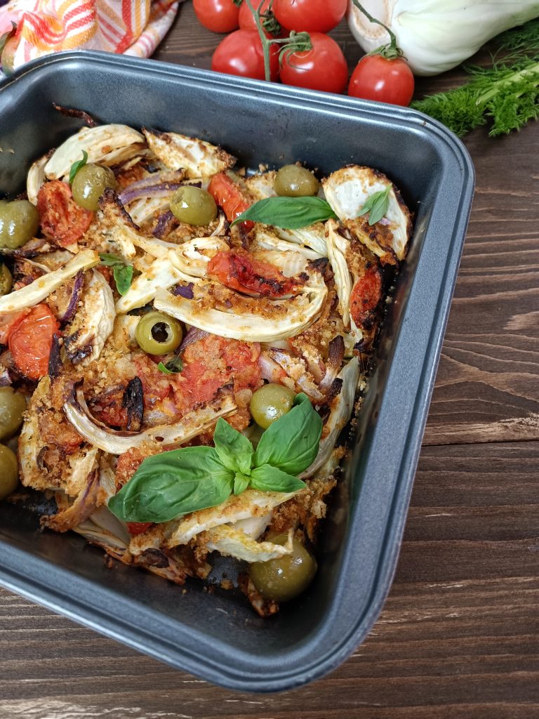 FINOCCHI AL FORNO CON POMODORINI E OLIVE