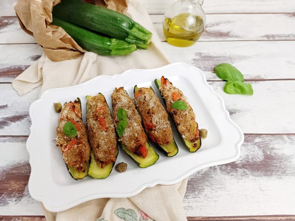 ZUCCHINE RIPIENE DI TONNO LIGHT: LA RICETTA