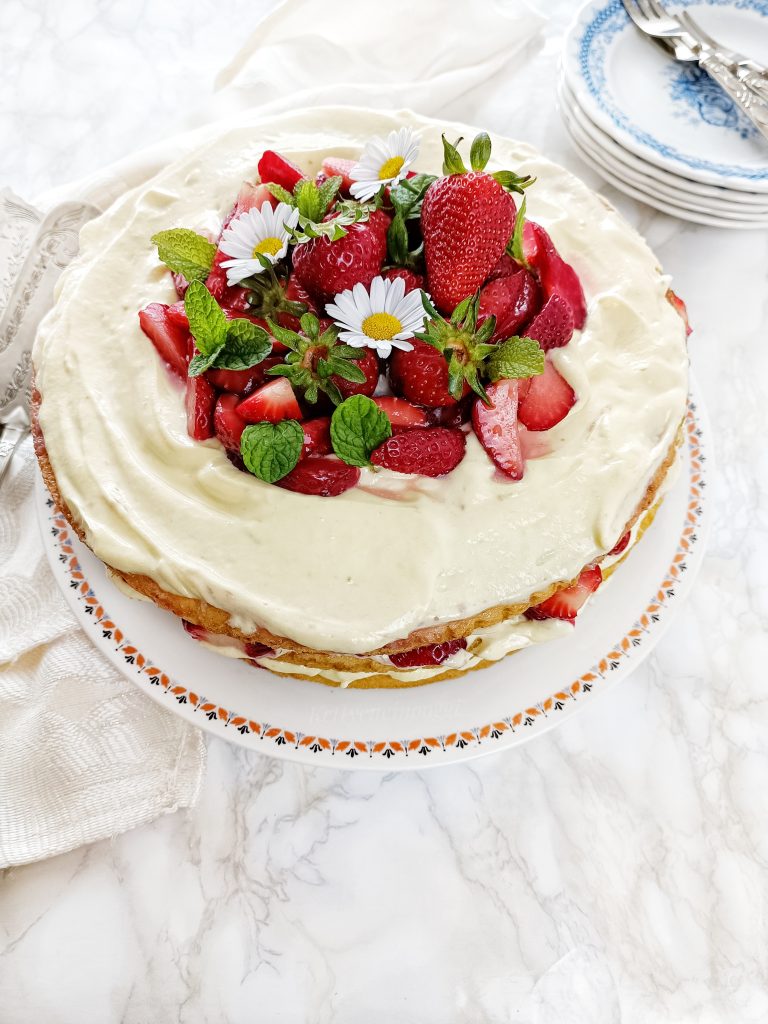 TORTA CON FRAGOLE E MASCARPONE 