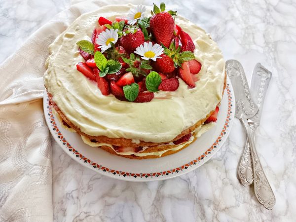 TORTA CON FRAGOLE E MASCARPONE: LA RICETTA