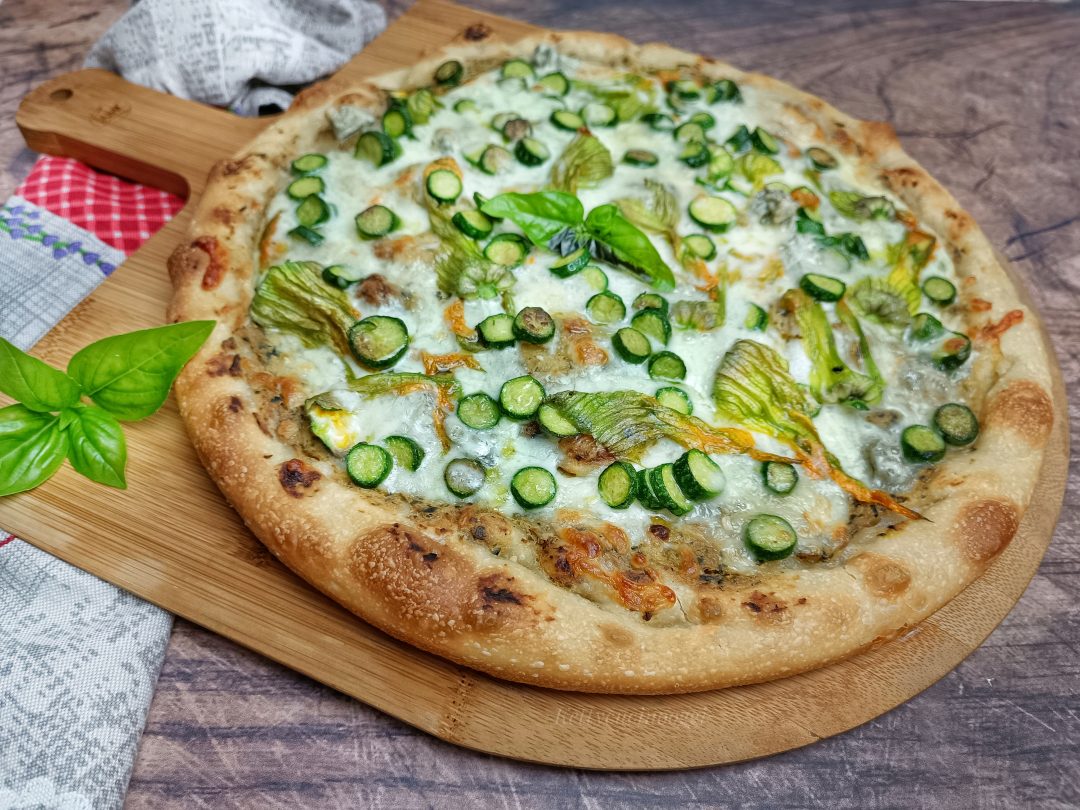 PIZZA CON FIORI DI ZUCCA E GORGONZOLA