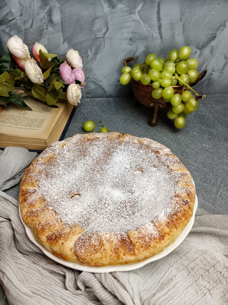 TORTA SFOGLIATA CON L’ UVA