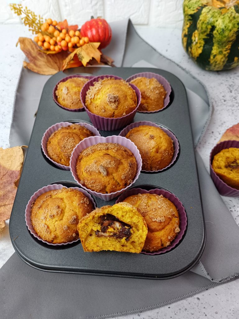 MUFFIN ALLA ZUCCA CON CUORE DI CIOCCOLATO 