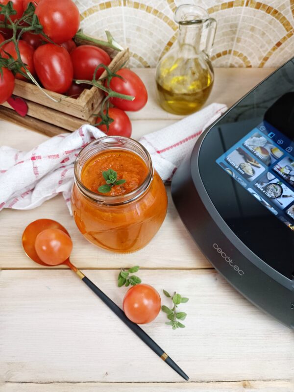 La nostra salsa di pomodoro è pronta all'utilizzo in ogni momento.