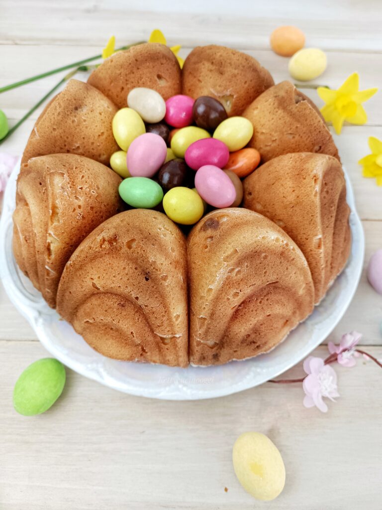 CIAMBELLA PASTIERA CON AMARETTI 